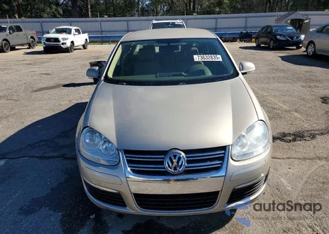 2006 Volkswagen Jetta 2.5 z USA, uszkodzony, nr VIN 3VWRF71K16M648464